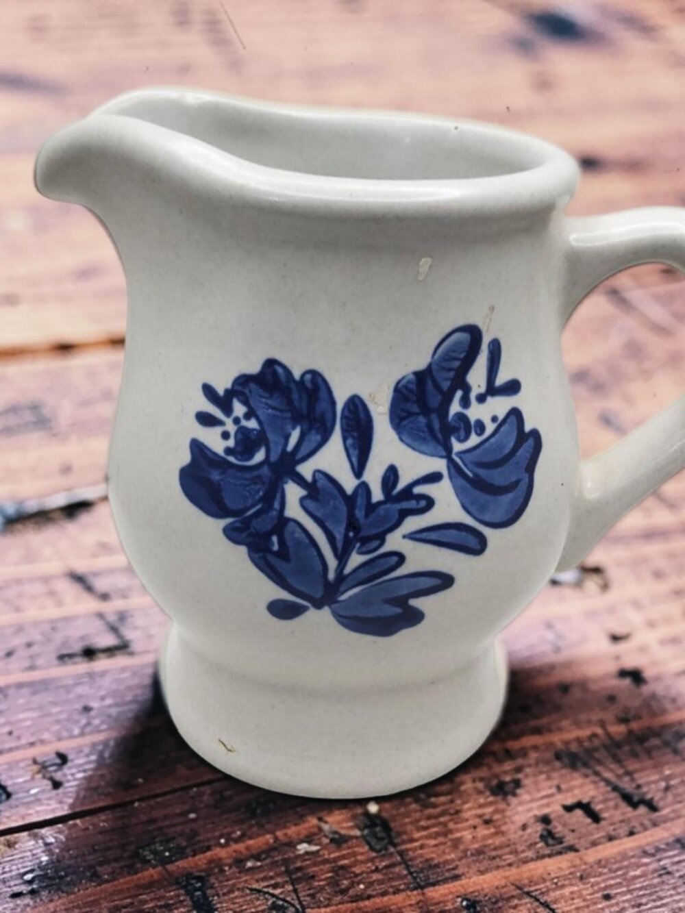 vintage 1970s platzgraff stoneware yorktown pattern creamer pitcher.